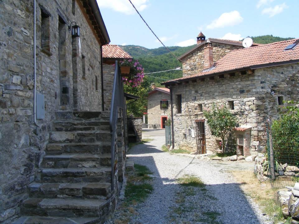 Albergo Diffuso Casa Delle Favole Ferriere Екстериор снимка