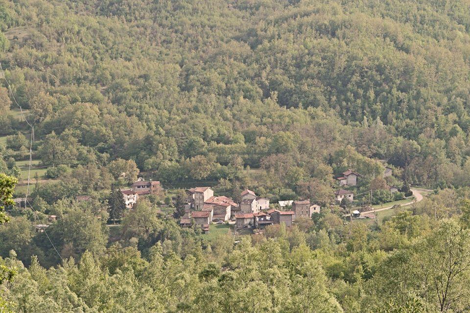 Albergo Diffuso Casa Delle Favole Ferriere Екстериор снимка