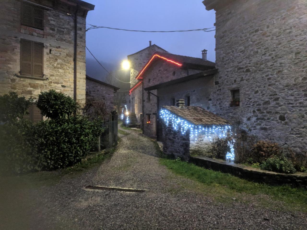 Albergo Diffuso Casa Delle Favole Ferriere Екстериор снимка